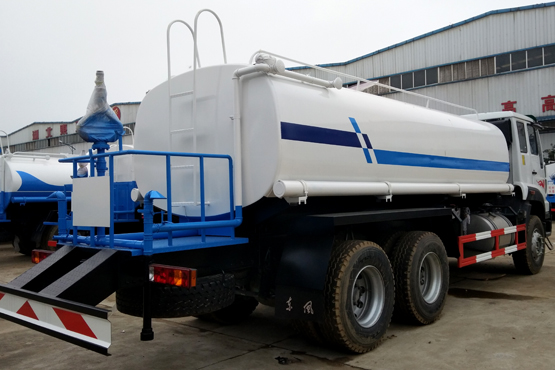 重汽18噸后雙橋?yàn)⑺? id=