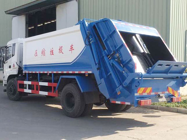 東風(fēng)153壓縮式垃圾車