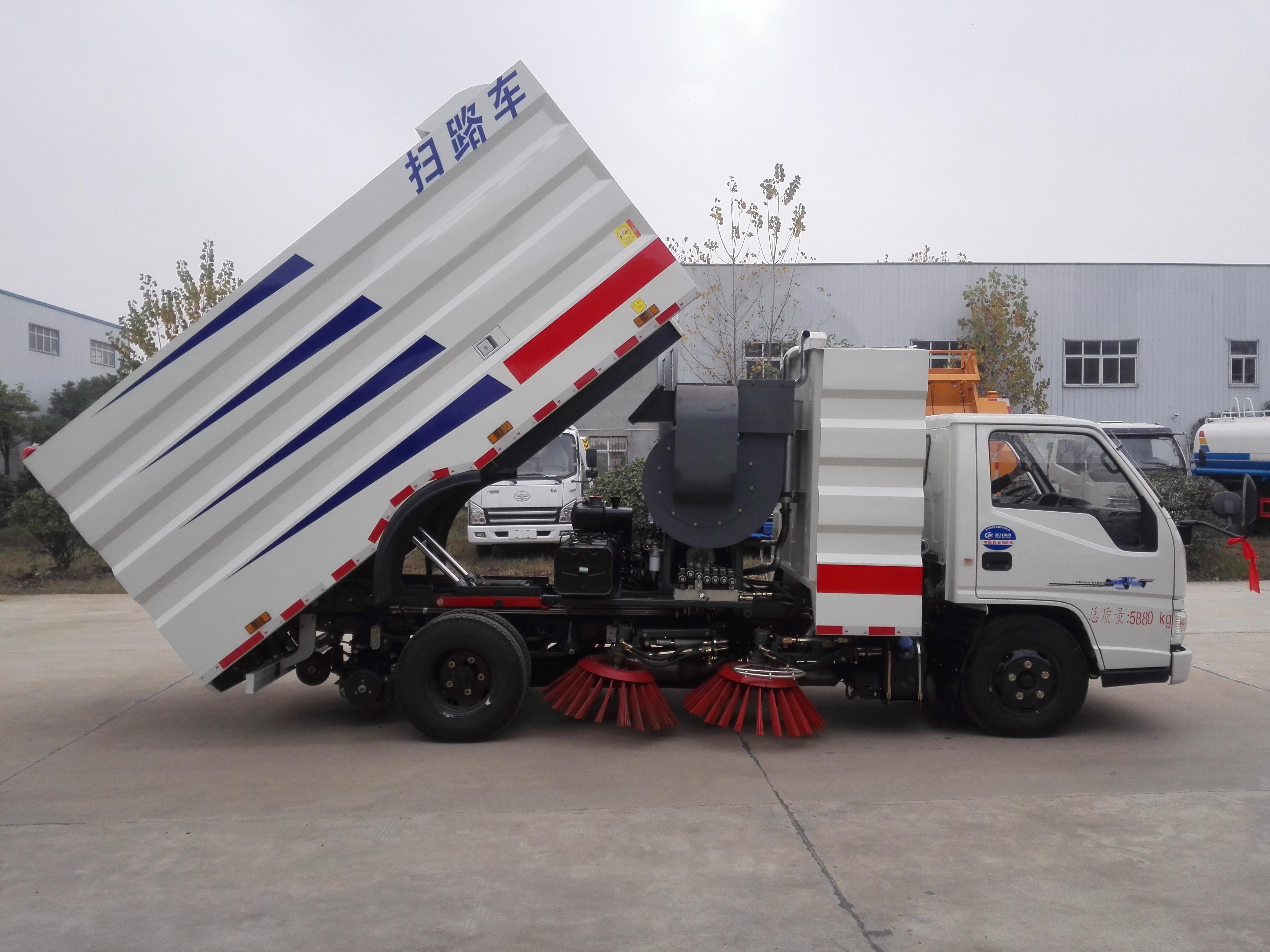 江鈴掃路車(chē)（1.5方水罐，4方塵罐）