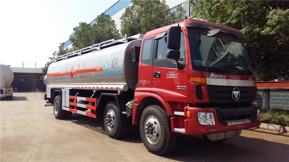 福田歐曼小三軸26方鋁合金運(yùn)油車(chē)