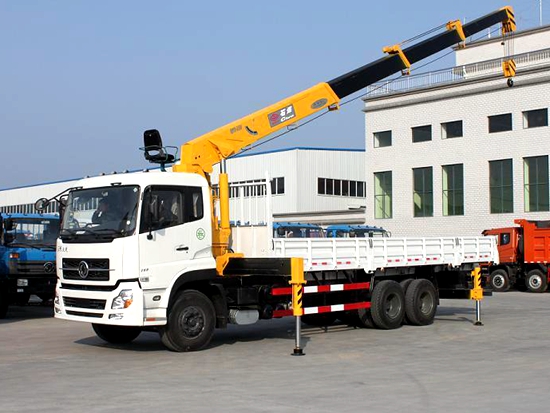 東風(fēng)天龍后雙橋12噸隨車(chē)吊