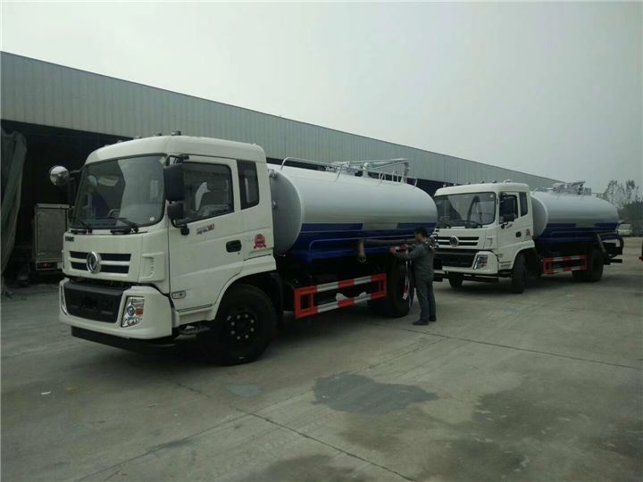 東風御虎12.5方吸糞車