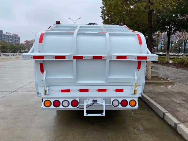 可進(jìn)地下室江鈴順達(dá)國(guó)六6方壓縮式垃圾車