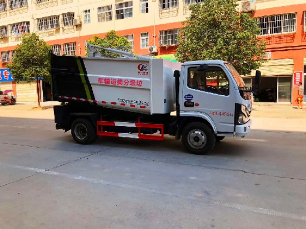 東風(fēng)小多利卡國(guó)六后掛桶無泄漏壓縮垃圾車