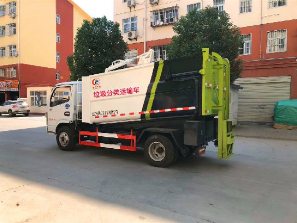 東風(fēng)小多利卡國(guó)六后掛桶無泄漏壓縮垃圾車