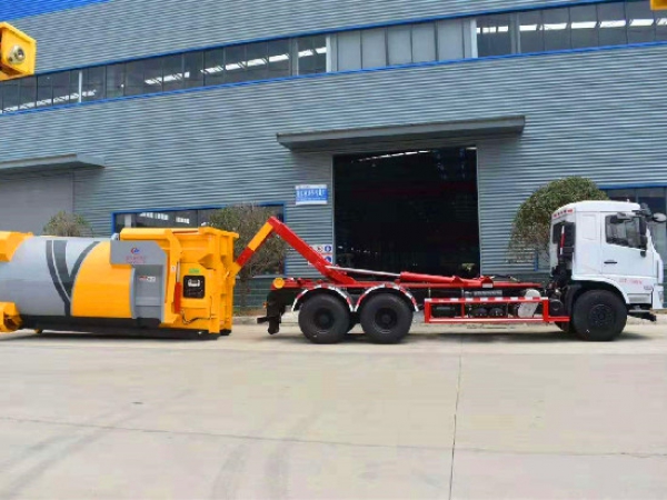 東風專底D3L國六后雙橋車廂可卸（鉤臂）式垃圾車