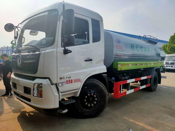 國(guó)六14噸東風(fēng)天錦灑水車(chē)