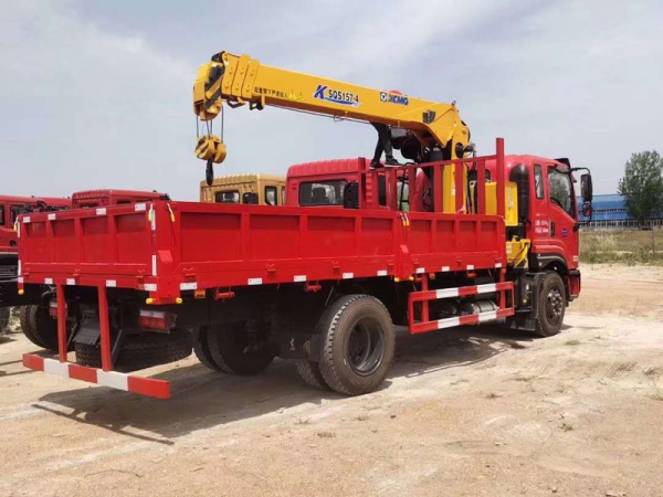 東風暢行D1隨車吊8噸隨車吊價格