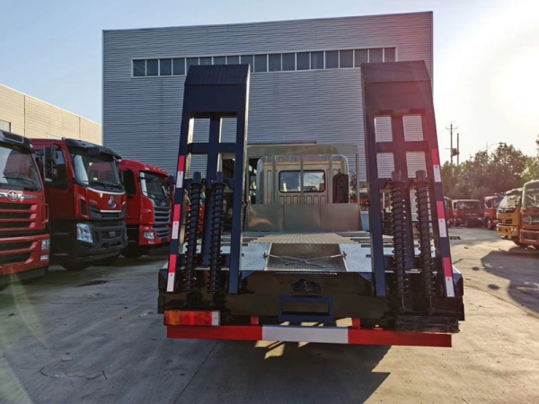 國六東風錦程平板拖車