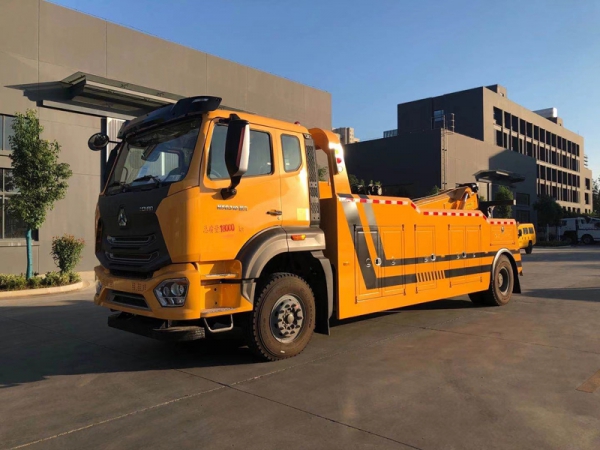 國六重汽豪瀚13噸拖吊聯(lián)體清障車