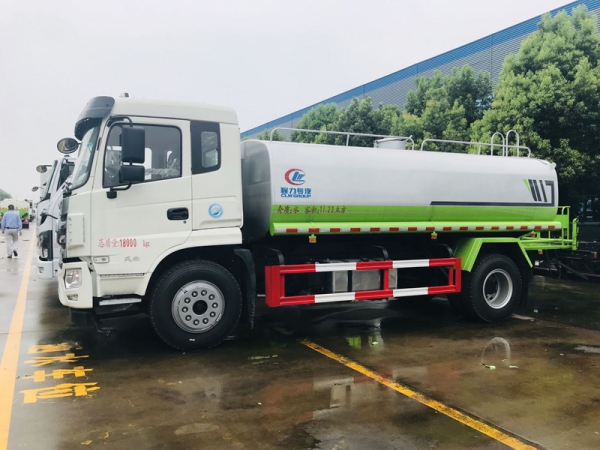 大運(yùn)14噸綠化灑水車(chē)