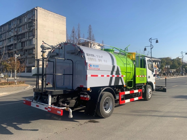 東風多利卡8方道路養護車，清洗車價格