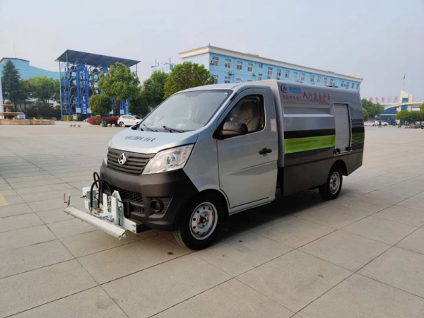 長安2.5方路面養(yǎng)護(hù)車，清洗車多少錢