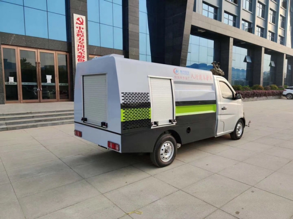 長安2.5方路面養(yǎng)護(hù)車，清洗車多少錢