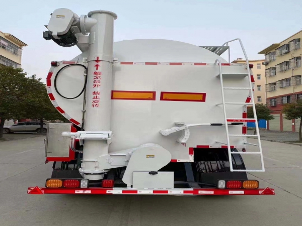 13米半掛65方飼料運輸車