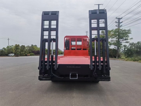 國六東風(fēng)天龍前四后八平板運輸車，挖機拖車價格