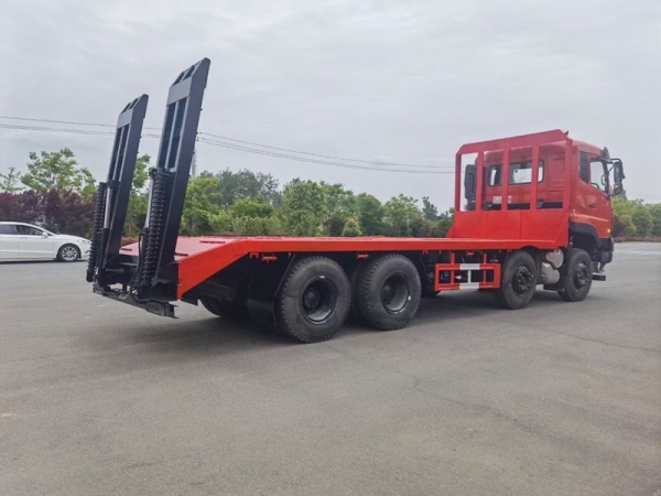 國六東風(fēng)天龍前四后八平板運輸車，挖機拖車價格