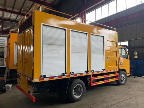 東風小多利卡6方污水處理車，凈化車