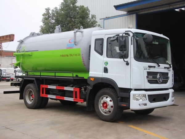 東風D9吸污車罐體容積11.5方