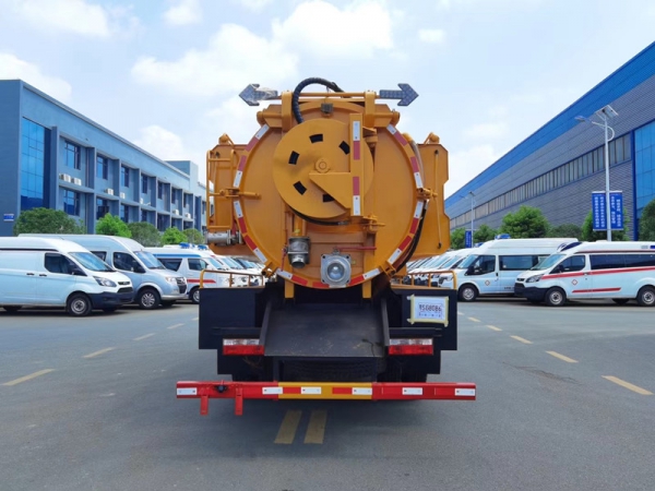 東風福瑞卡12.5方清洗吸污車，聯(lián)合疏通車