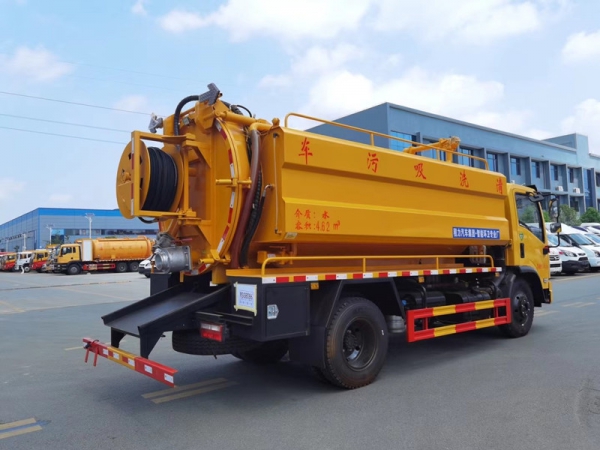 東風福瑞卡12.5方清洗吸污車，聯(lián)合疏通車