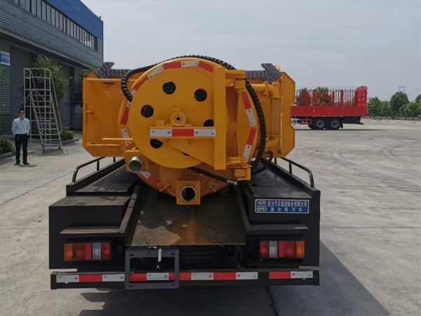 江鈴順達5方清洗吸污車，地下室專用