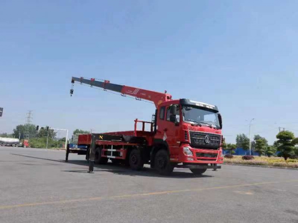 航天萬山14噸隨車吊平板運輸車