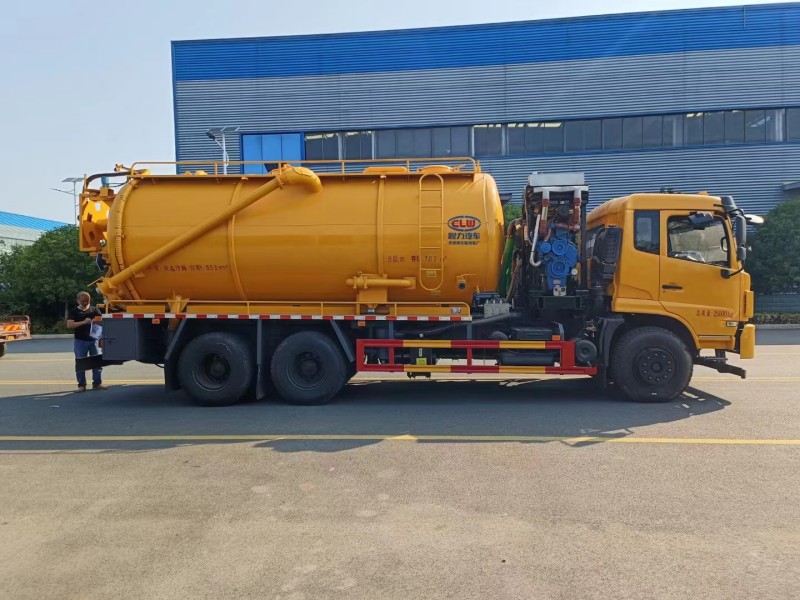 東風(fēng)后八輪22方管道疏通車(chē)