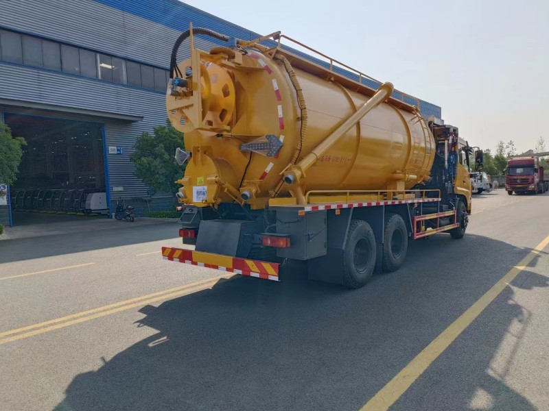 東風(fēng)后八輪22方管道疏通車(chē)