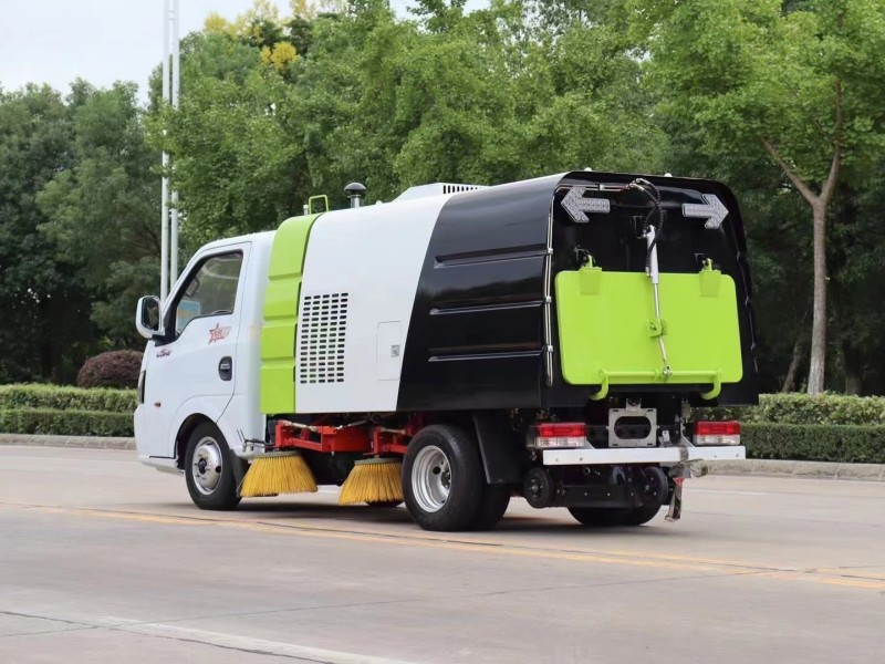 東風途逸藍牌掃路車