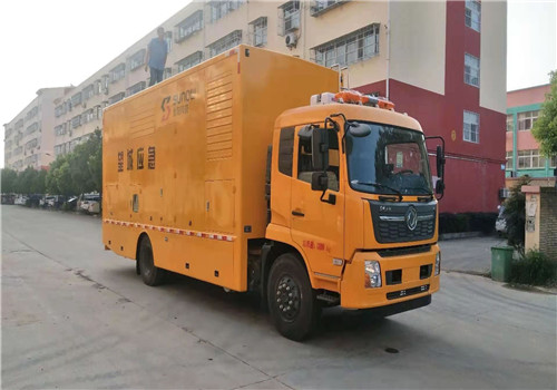 天錦500KW電源車