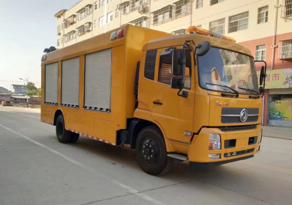 東風(fēng)天錦搶險(xiǎn)工具車(chē)
