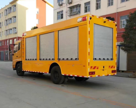 東風(fēng)天錦搶險(xiǎn)工具車(chē)