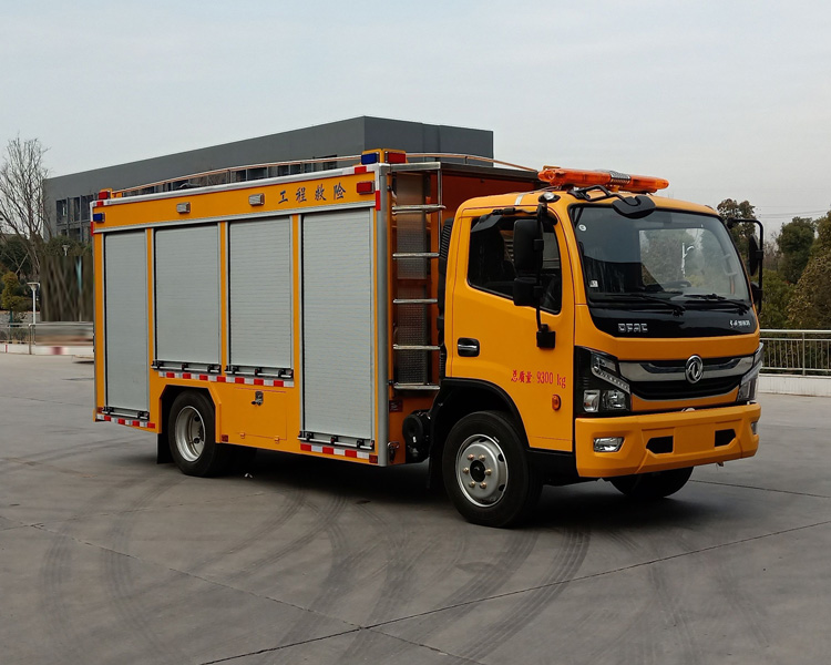 多利卡卷簾門(mén)式救險(xiǎn)車(chē)