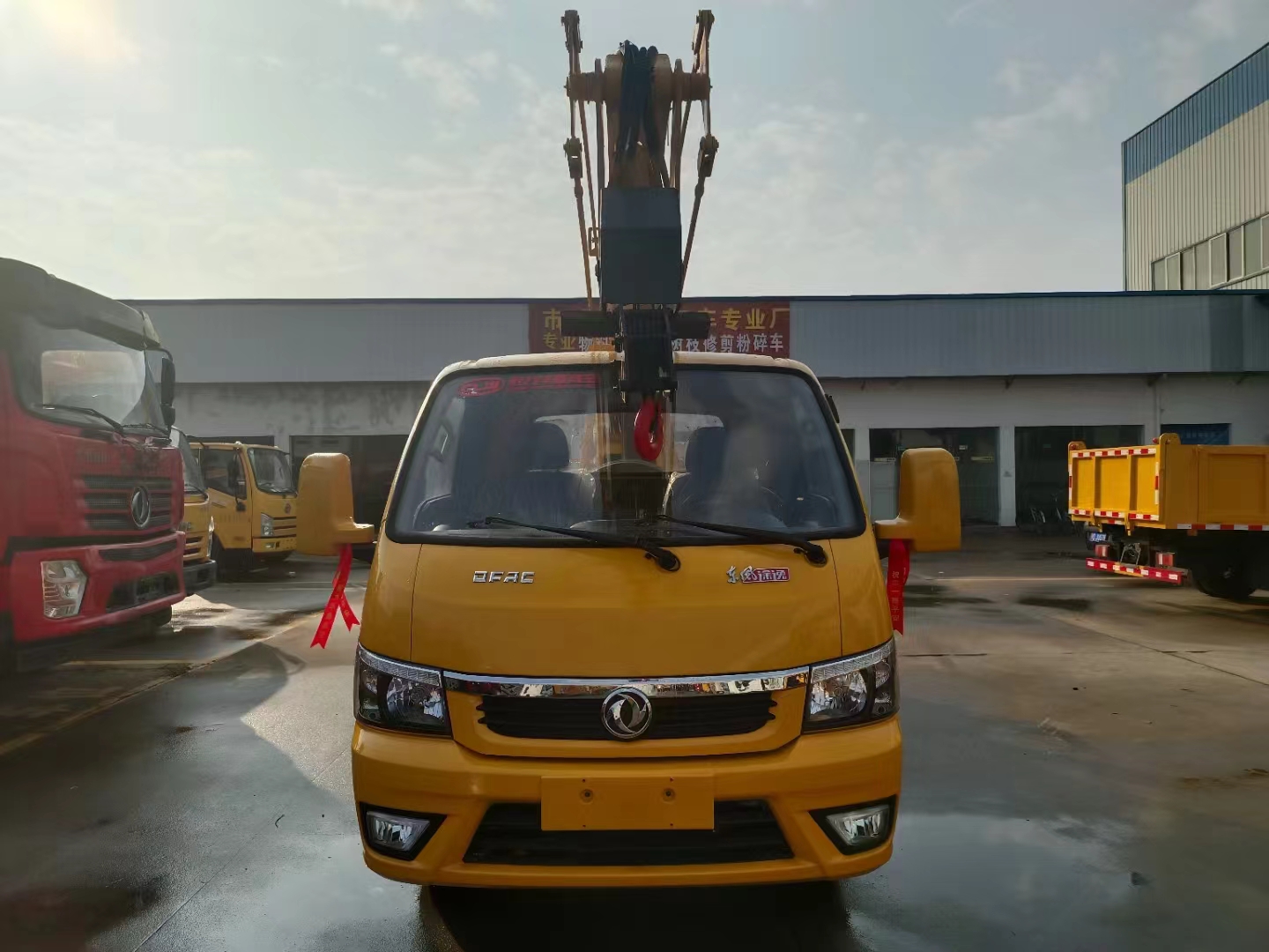 東風途逸13.5米高空作業(yè)車