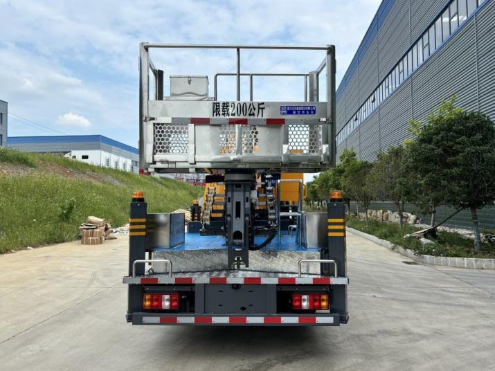 江鈴順達28米藍牌直臂高空作業(yè)車